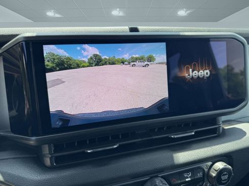 New 2025 Jeep Gladiator Sport image 23