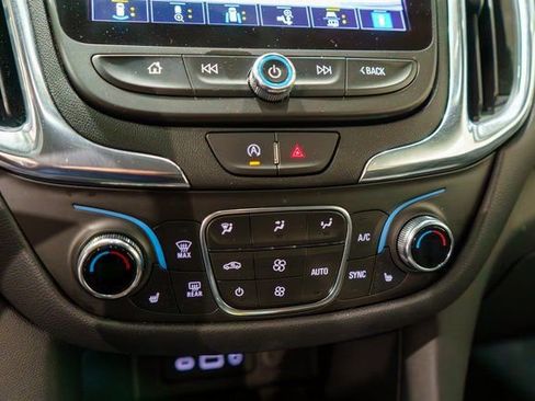 Used 2023 Chevrolet Equinox LT AWD/4WD image 25
