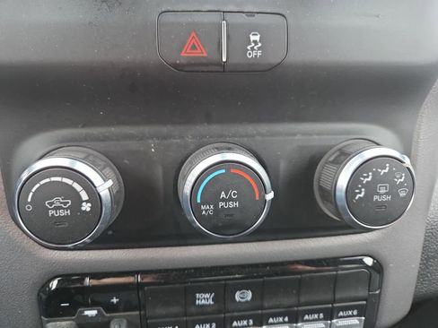 Used 2024 RAM 3500 SLT w/ Quick Order Package 2YG SLT image 28