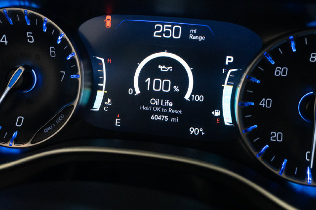 Used 2024 Chrysler Pacifica Touring-L FWD image 11
