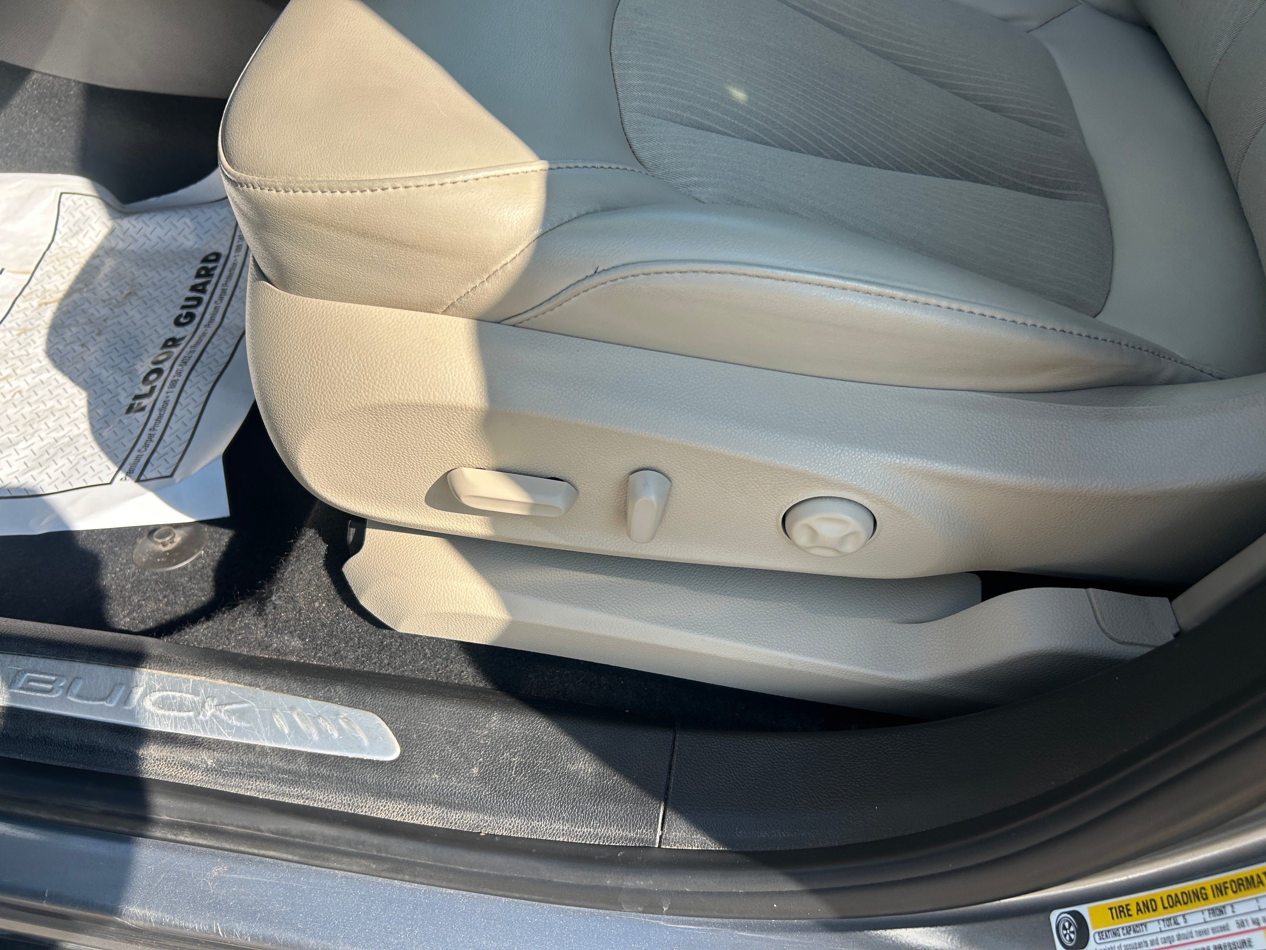 Used 2020 Buick Envision Preferred AWD/4WD image 18