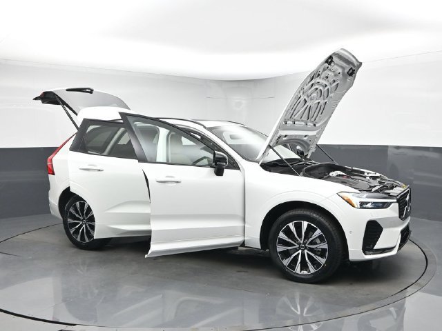 Used 2024 Volvo XC60 B5 Plus w/ Protection Package Premier AWD/4WD image 51