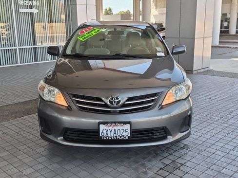 Used 2013 Toyota Corolla LE FWD image 2