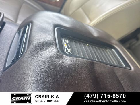 Used 2015 Chevrolet Suburban LTZ image 29