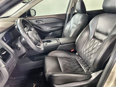 Certified 2021 Nissan Rogue Platinum image 13