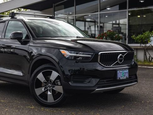 Used 2019 Volvo XC40 T5 Momentum AWD/4WD image 3