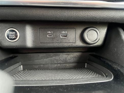 Used 2023 Nissan Rogue SV image 10