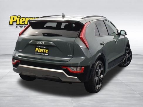 Used 2023 Kia Niro EX Touring image 7