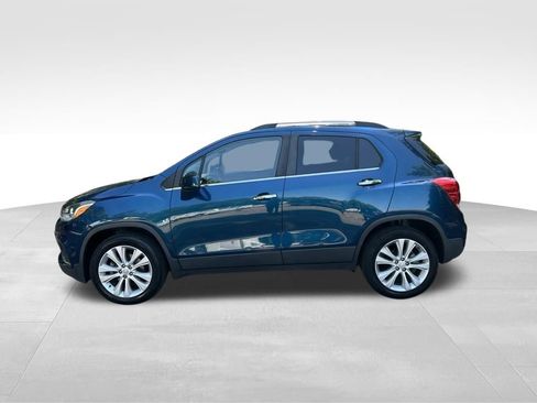 Used 2020 Chevrolet Trax Premier AWD/4WD image 2