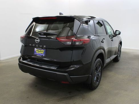 New 2026 Nissan Rogue SV FWD image 5