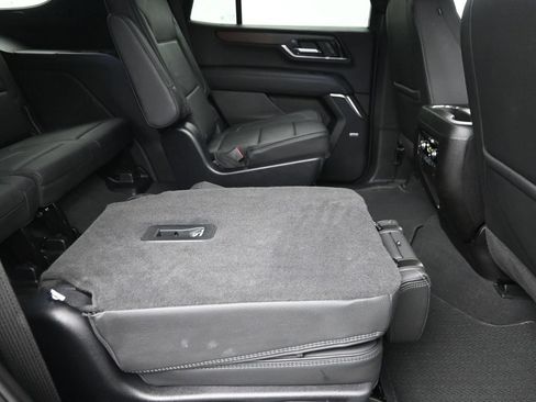 Used 2025 GMC Yukon Denali AWD/4WD image 14