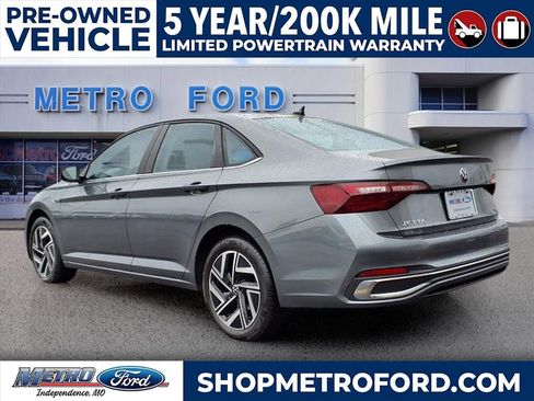 Used 2024 Volkswagen Jetta SEL image 6