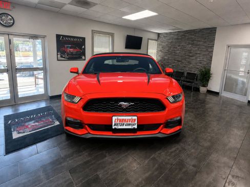 Used 2015 Ford Mustang Convertible RWD image 15