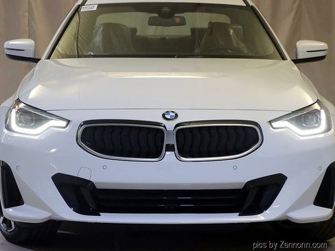 Used 2025 BMW 230i xDrive Coupe w/ Premium Package image 6