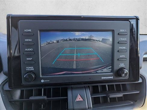 Used 2021 Toyota RAV4 XLE image 18