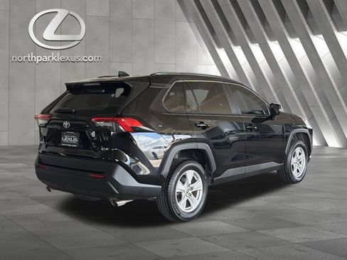 Used 2021 Toyota RAV4 XLE FWD image 6