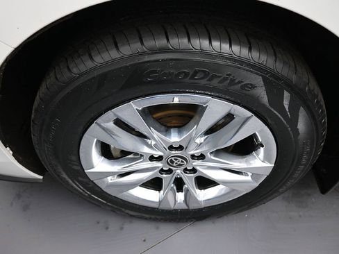 Certified 2025 Toyota Sienna Limited image 14