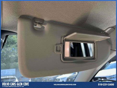Certified 2025 Volvo XC40 B5 Plus w/ Climate Package image 32