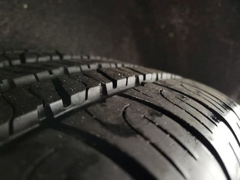 Used 2018 Chrysler Pacifica Limited w/ Tire & Wheel Group image 12