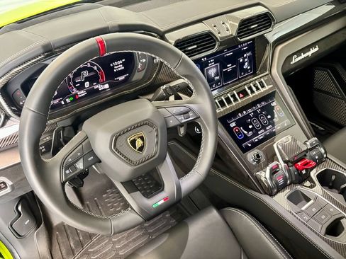 Used 2024 Lamborghini Urus Performante AWD/4WD image 13