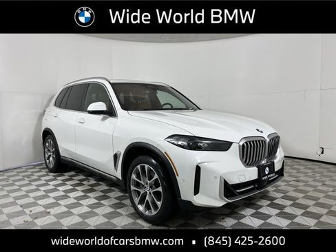 Used 2024 BMW X5 xDrive40i w/ Parking Assistance Package image 1