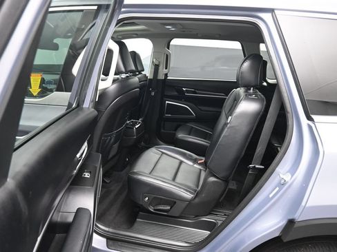 Used 2023 Kia Telluride S w/ S Sunroof Package FWD image 32