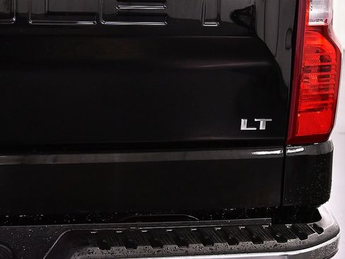 Used 2022 Chevrolet Silverado 1500 LT AWD/4WD image 12
