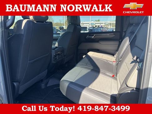 Used 2025 Chevrolet Silverado 2500 ZR2 w/ Technology Package AWD/4WD image 35