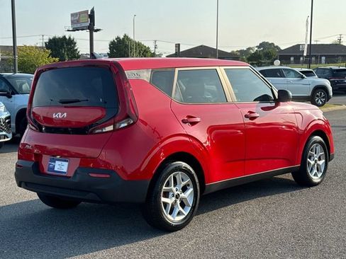 Used 2022 Kia Soul S FWD image 5