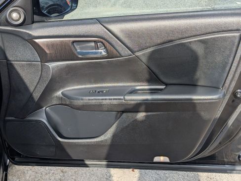 Used 2015 Honda Accord EX-L image 39