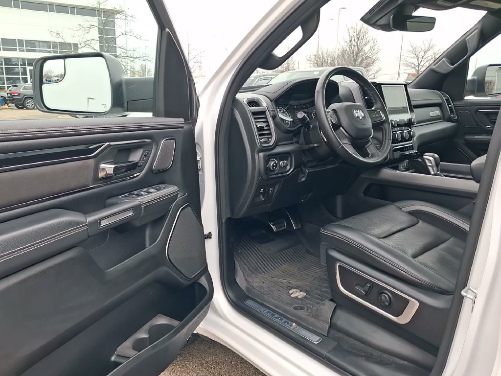Used 2022 RAM 1500 Laramie AWD/4WD image 19