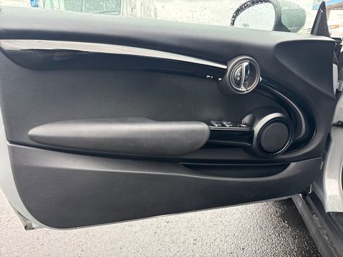 Used 2021 MINI Cooper S image 12