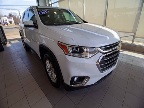 Certified 2019 Chevrolet Traverse LT image 4