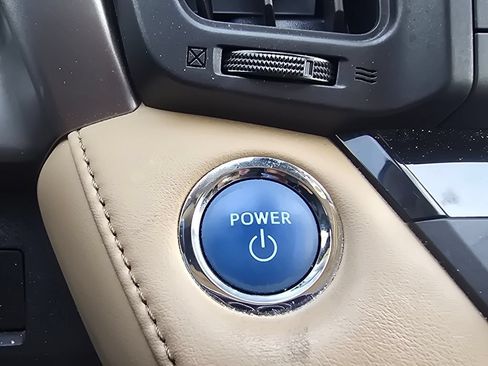 Used 2017 Toyota RAV4 Limited w/ Advanced Technology Package AWD/4WD image 32