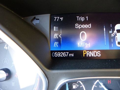 Used 2018 Ford Focus Titanium w/ Titanium Technology Package FWD image 31