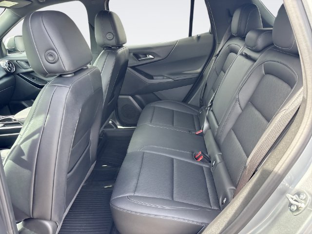 Used 2026 Chevrolet Equinox LT w/ Convenience Package II FWD image 22