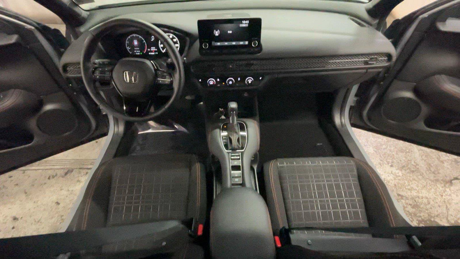 Certified 2025 Honda HR-V Sport image 28
