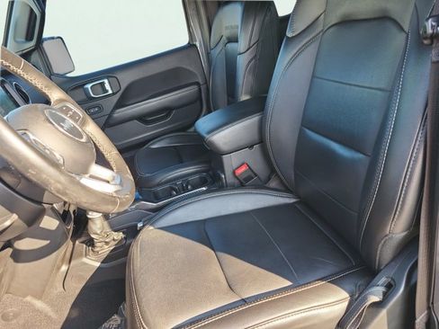 Used 2020 Jeep Gladiator Overland AWD/4WD image 25
