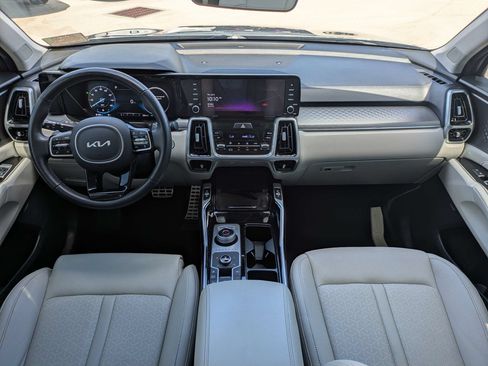 Used 2023 Kia Sorento SX Prestige w/ Panoramic Sunroof Package AWD/4WD image 18