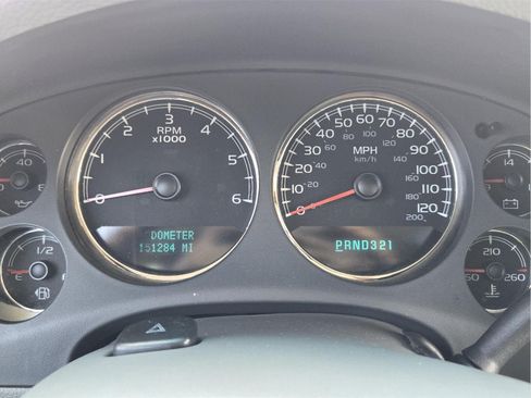Used 2007 Chevrolet Suburban LT RWD image 14