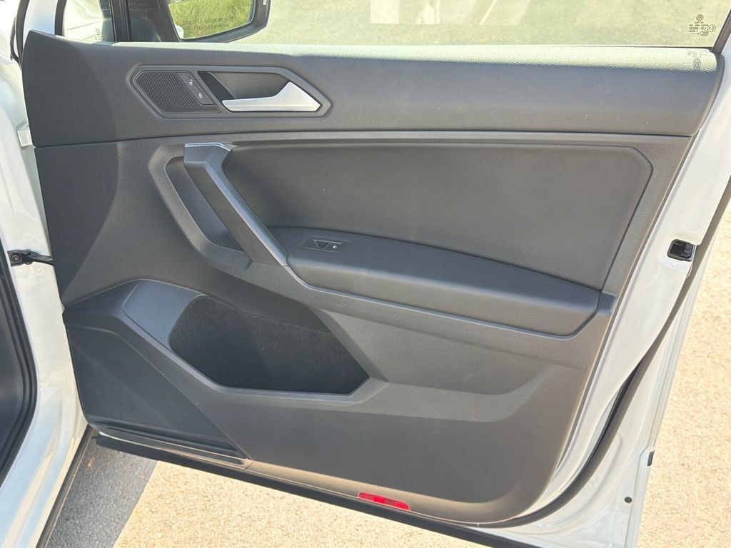 Used 2021 Volkswagen Tiguan SE R-Line FWD image 14