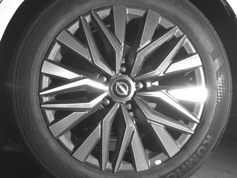 Used 2024 Nissan Altima 2.5 SV image 14