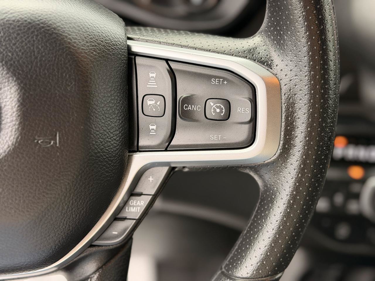 Used 2025 RAM 1500 Warlock AWD/4WD image 25