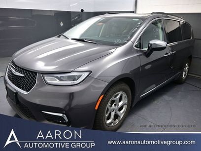 Used 2023 Chrysler Pacifica Limited
