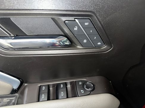 Used 2023 Chevrolet Colorado ZR2 w/ ZR2 Convenience Package III AWD/4WD image 9