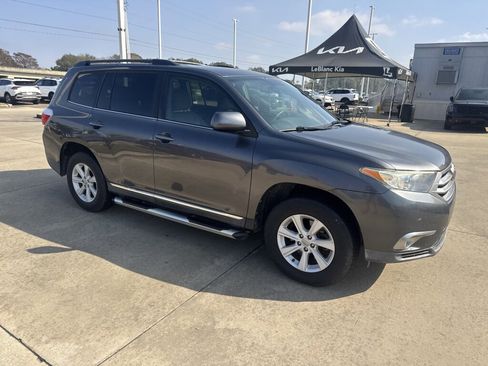Used 2013 Toyota Highlander Base Plus image 10