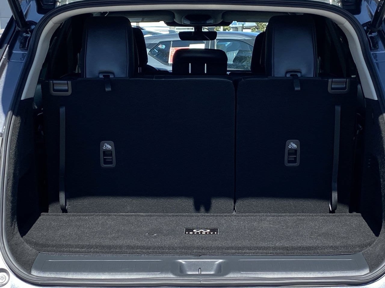 Certified 2027 INFINITI QX60 Luxe w/ Cargo Package FWD image 14