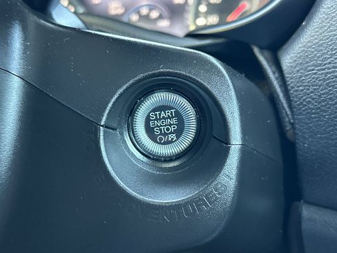 Certified 2023 Jeep Renegade Trailhawk AWD/4WD image 23