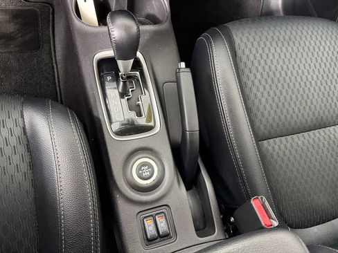 Used 2015 Mitsubishi Outlander GT image 16