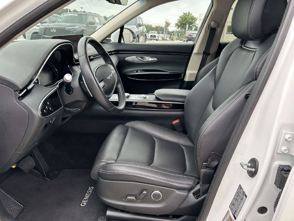 Used 2025 Genesis GV70 2.5T AWD/4WD image 13